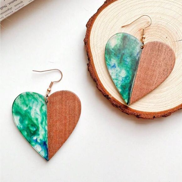 Heart Shape Vintage Style Walnut Wood & Resin Mismatched Earrings - Picture 2 of 10